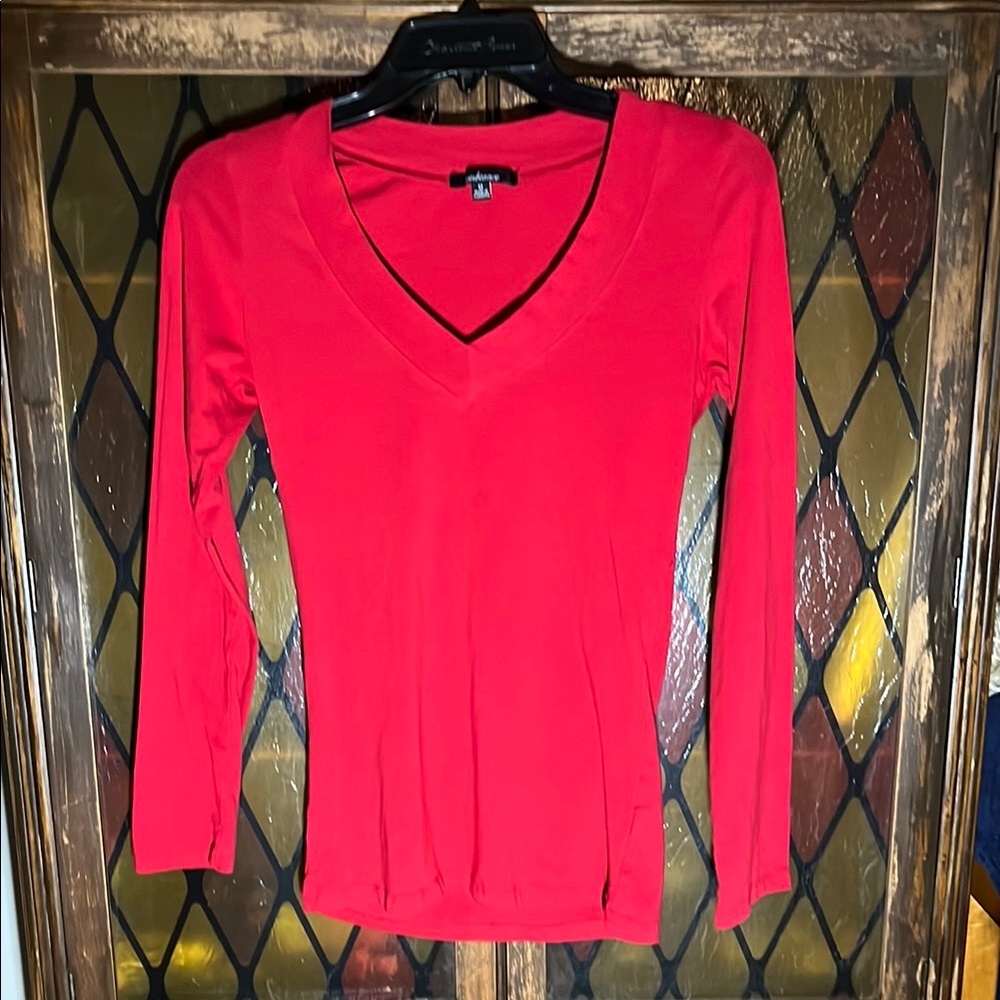 ✨2 for $15✨ Ambiance Red Fitted Long Sleeve t-shirt